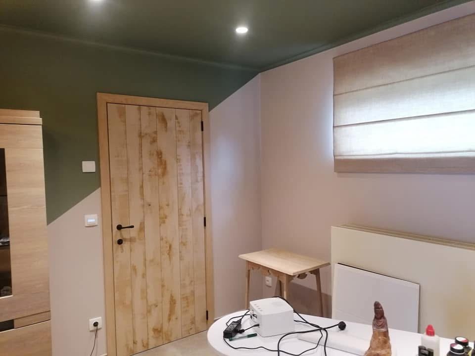 Plafond et mur bicolore vert